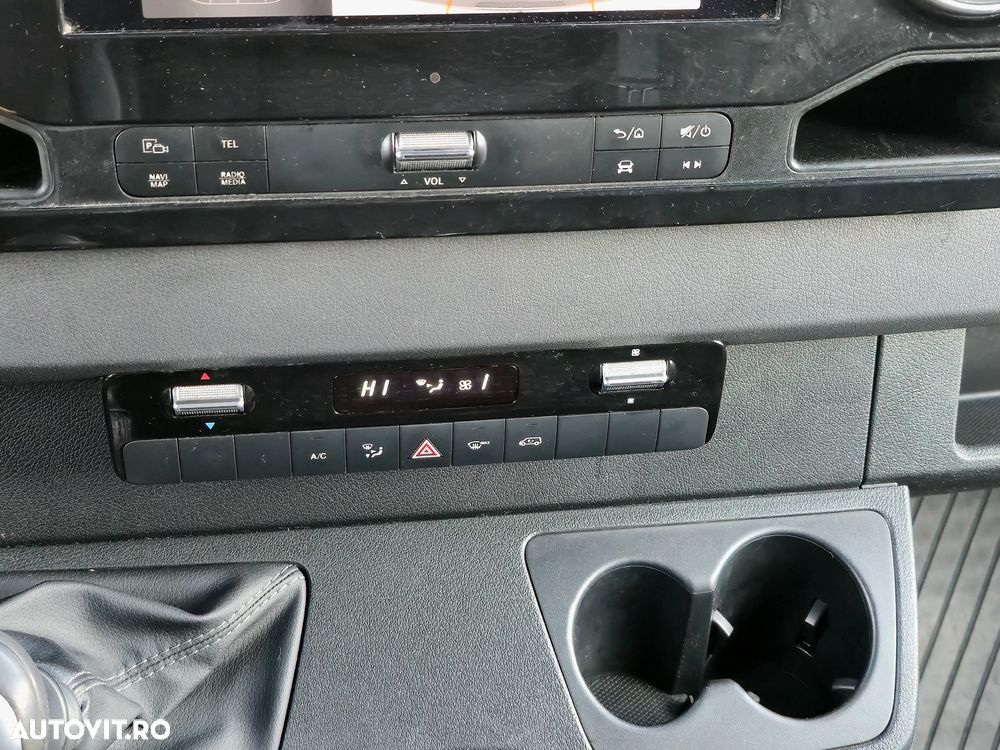 Mercedes-Benz Sprinter - 11