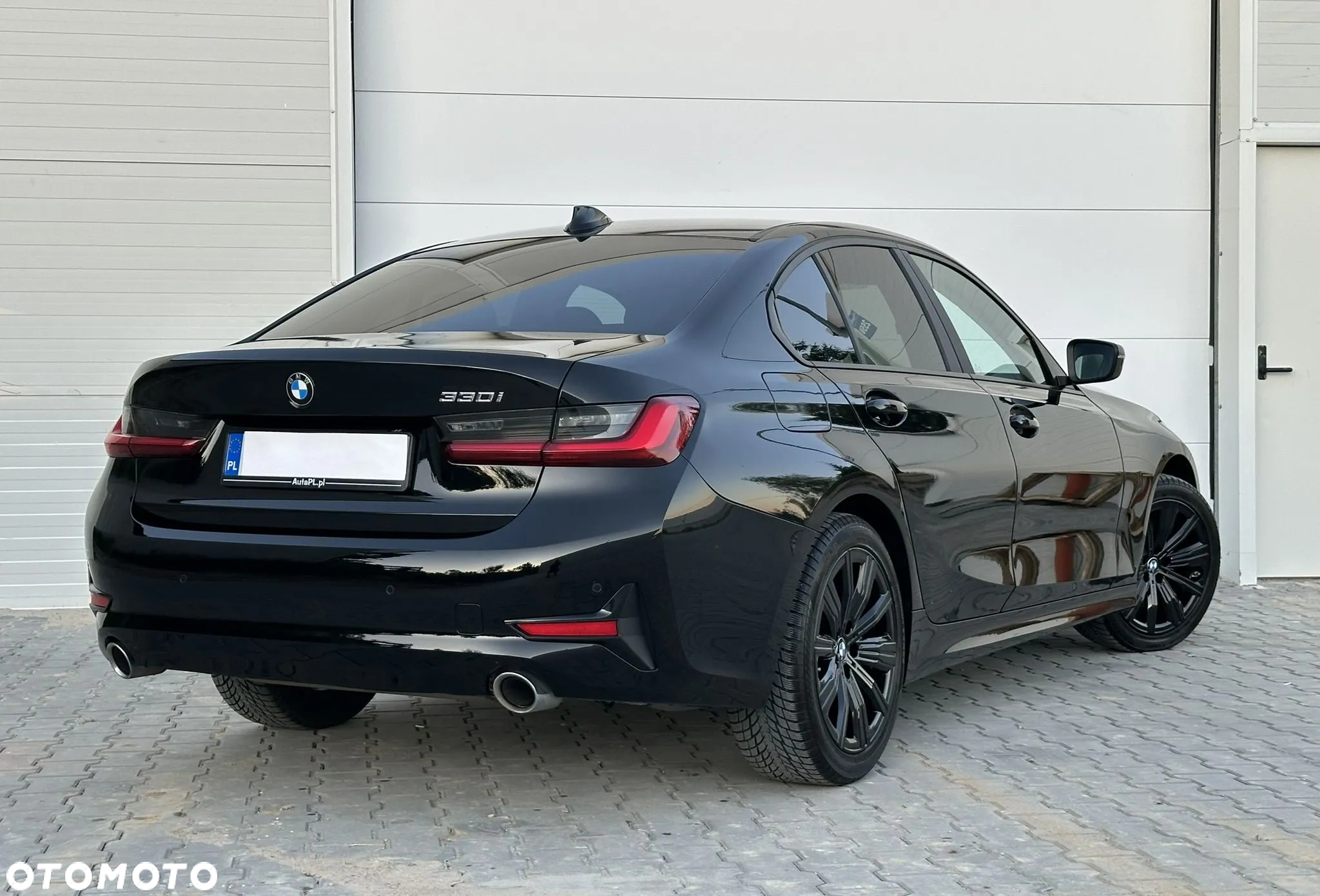 BMW Seria 3 330i Sport - 11