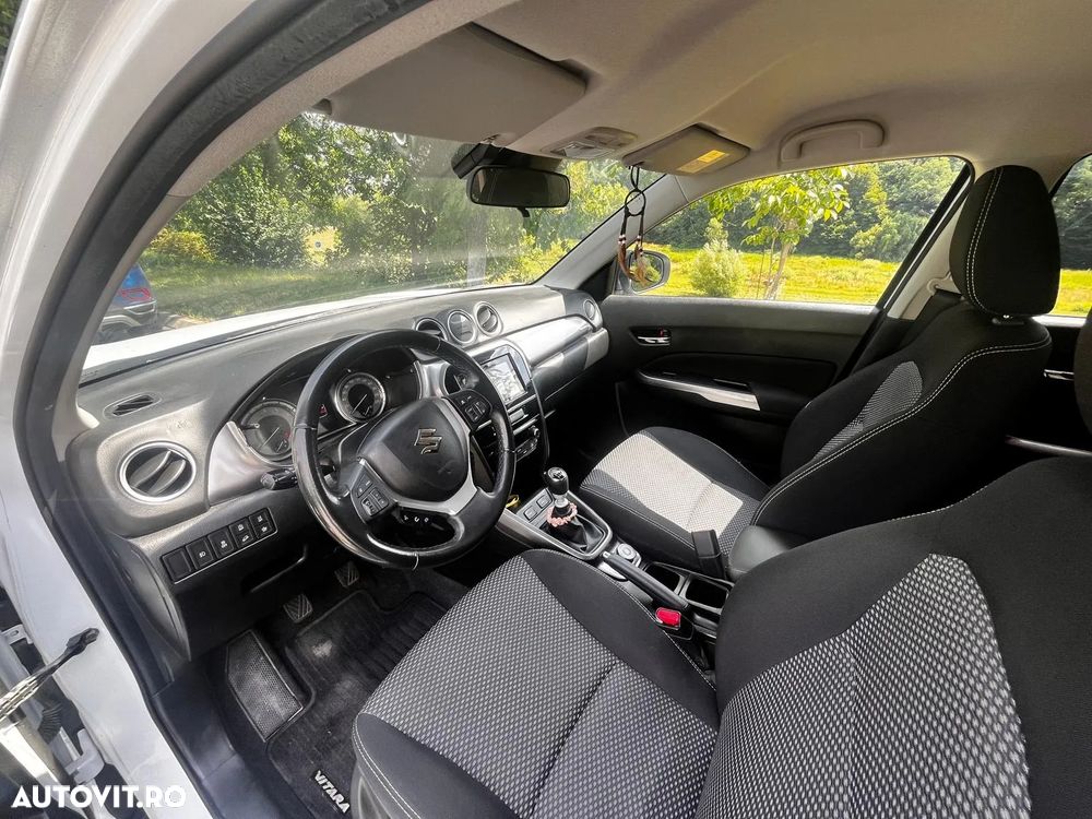 Suzuki Vitara 1.4 Boosterjet AllGrip MHEV Passion - 17