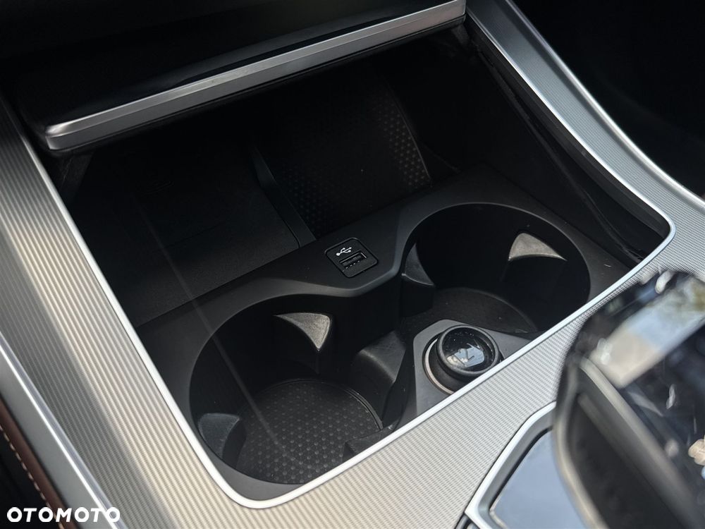 BMW X5 M50i - 16