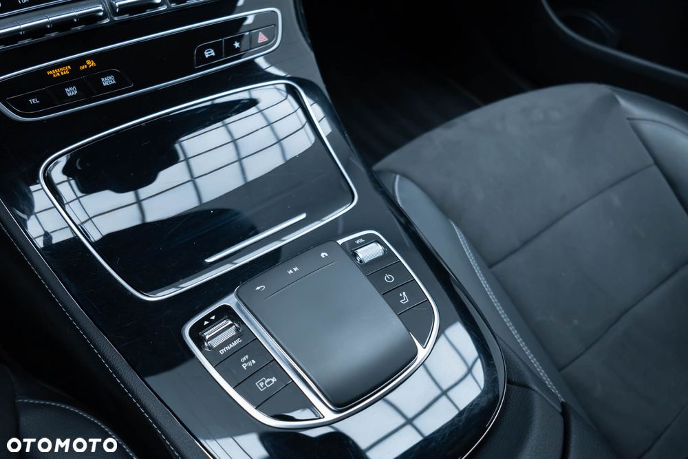 Mercedes-Benz Klasa E 300 de 4Matic 9G-TRONIC AMG Line - 18