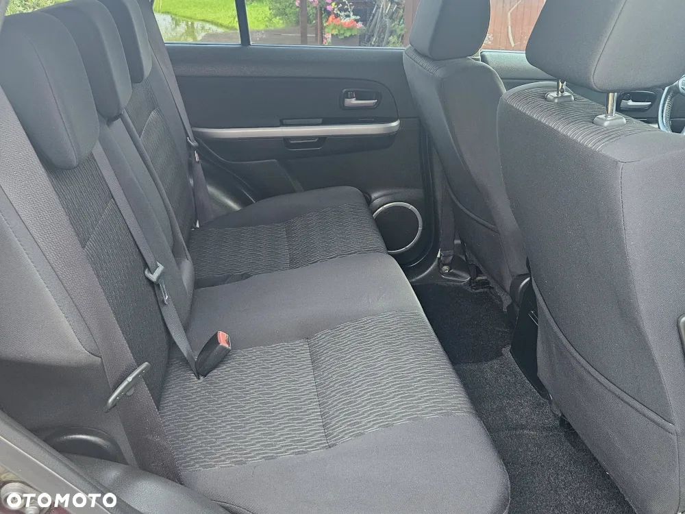 Suzuki Grand Vitara 1.9 DDiS Premium EU5 - 29