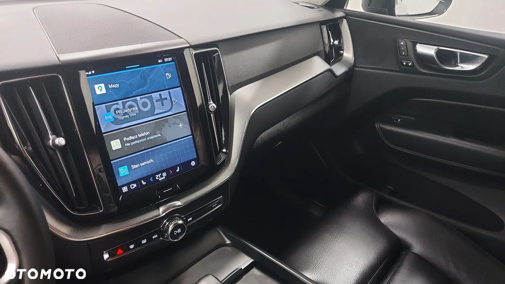 Volvo XC 60 B4 D Plus Dark - 23