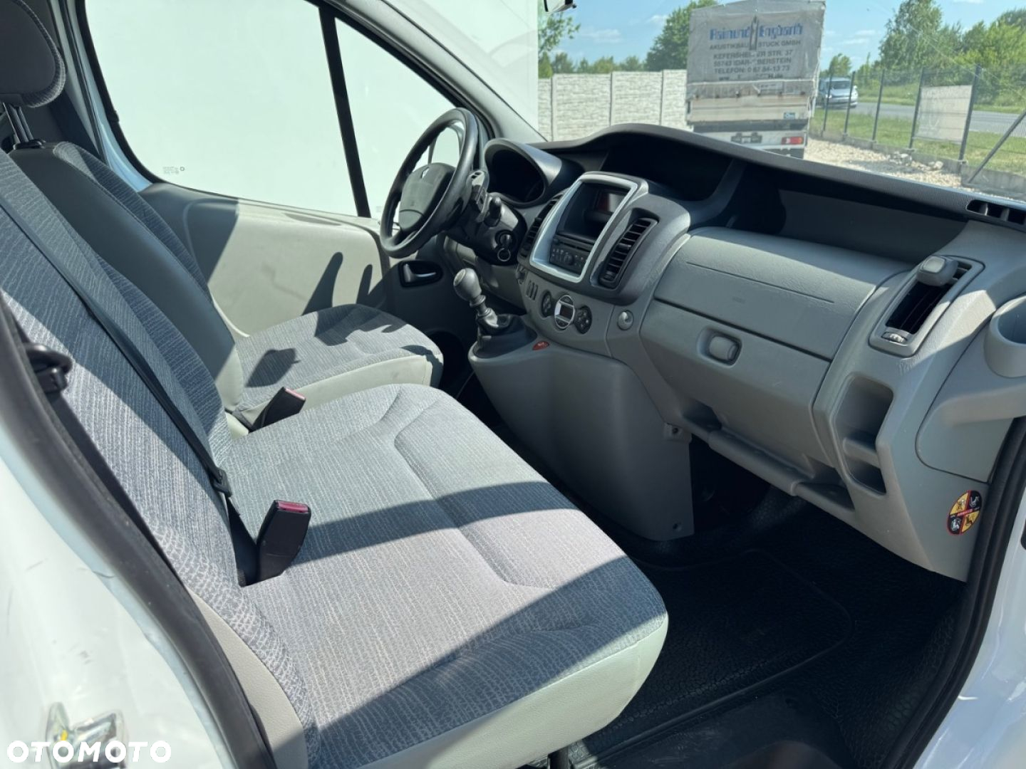 Renault Trafic - 25
