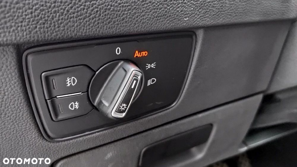 Volkswagen Passat - 33