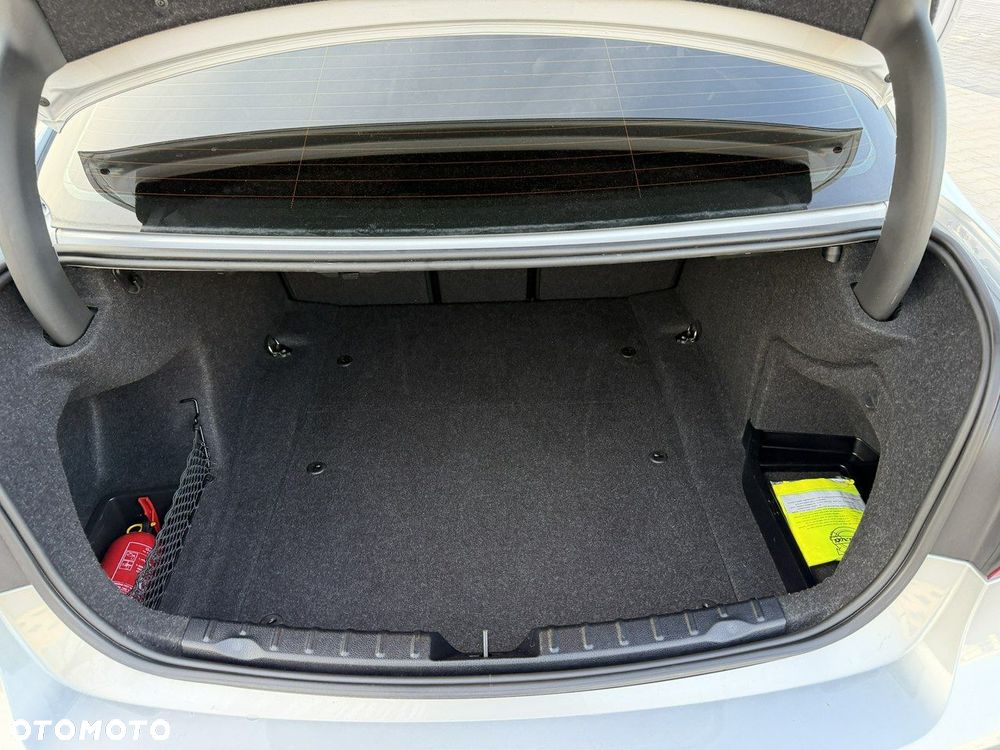 BMW Seria 3 318d M Sport - 39