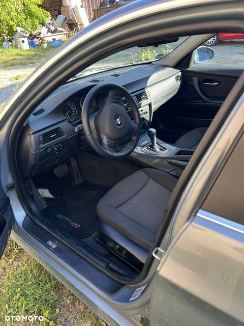 BMW Seria 3 325xi - 16