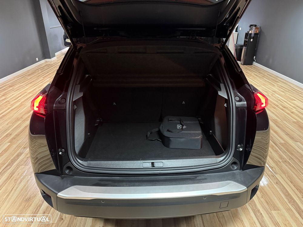 Peugeot e-2008 Allure - 6