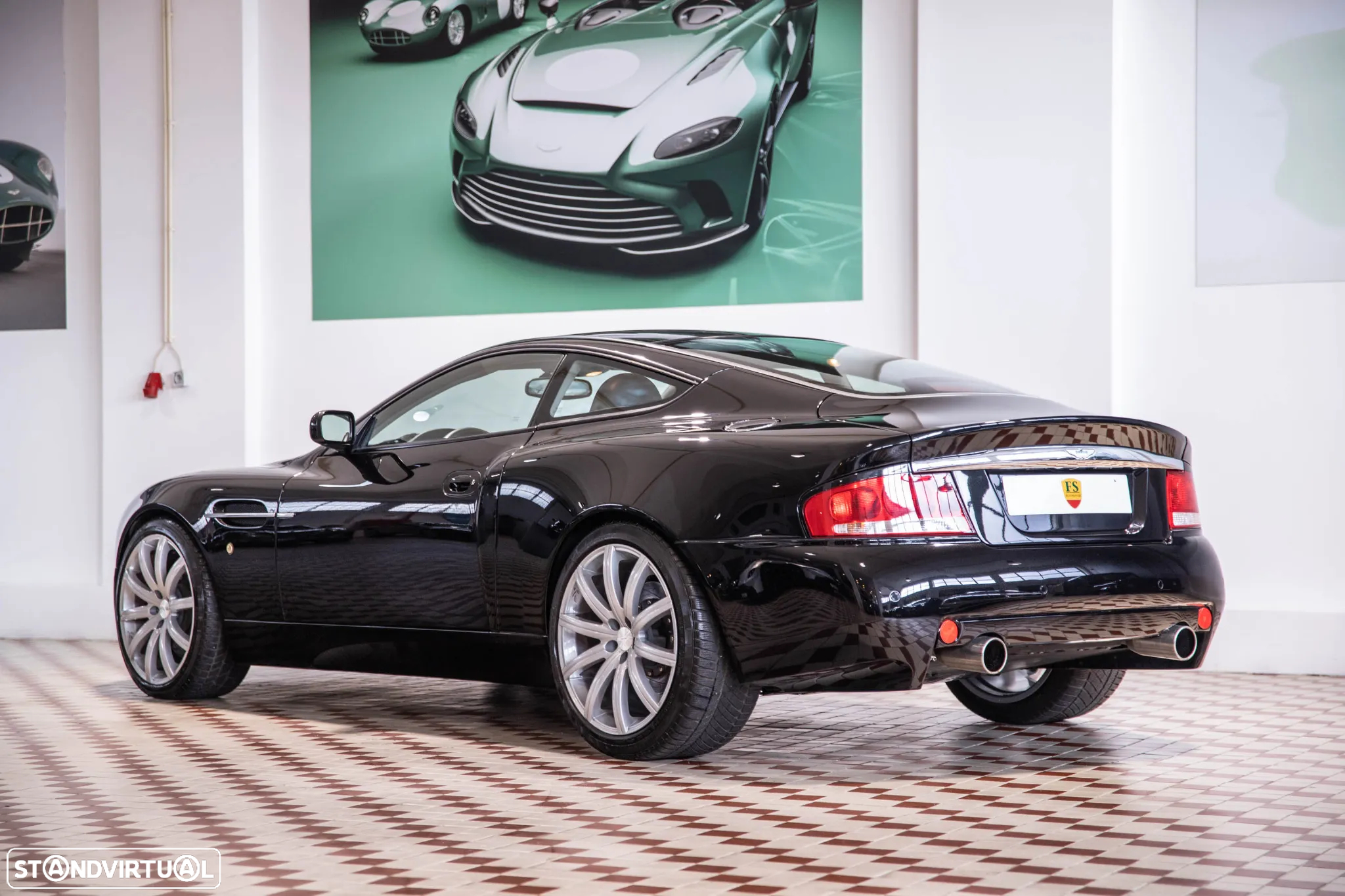 Aston Martin Vanquish - 3
