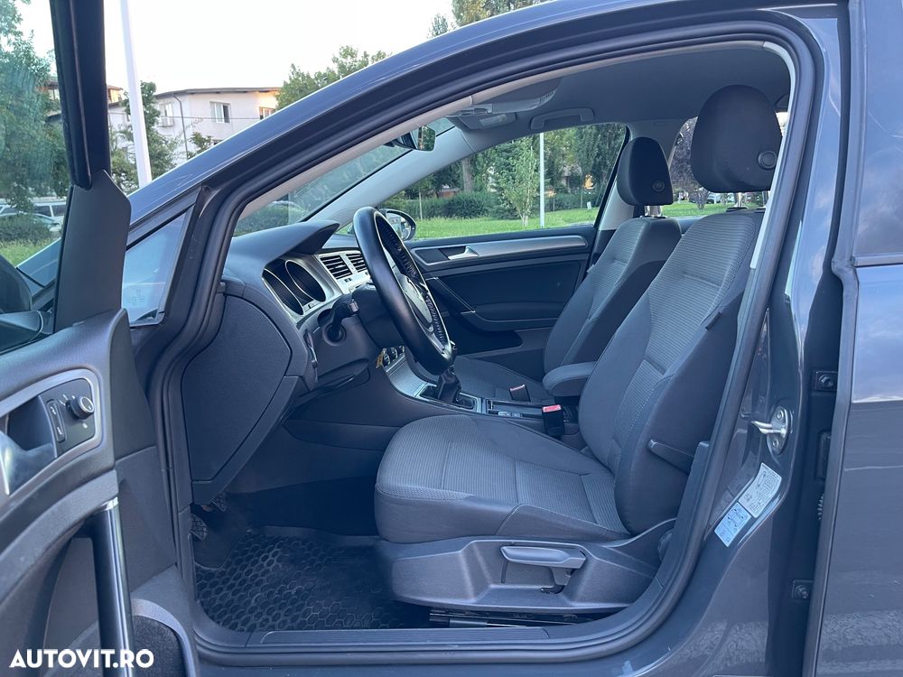 Volkswagen Golf - 6