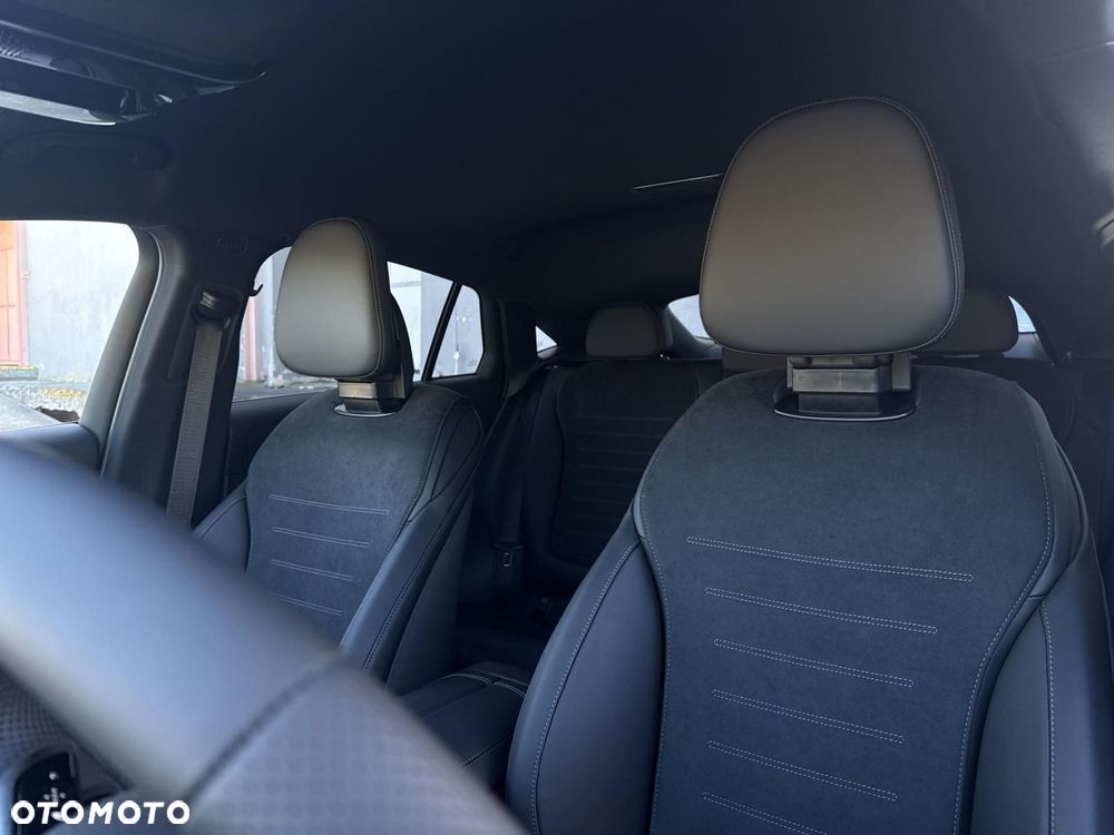 Mercedes-Benz GLC - 12