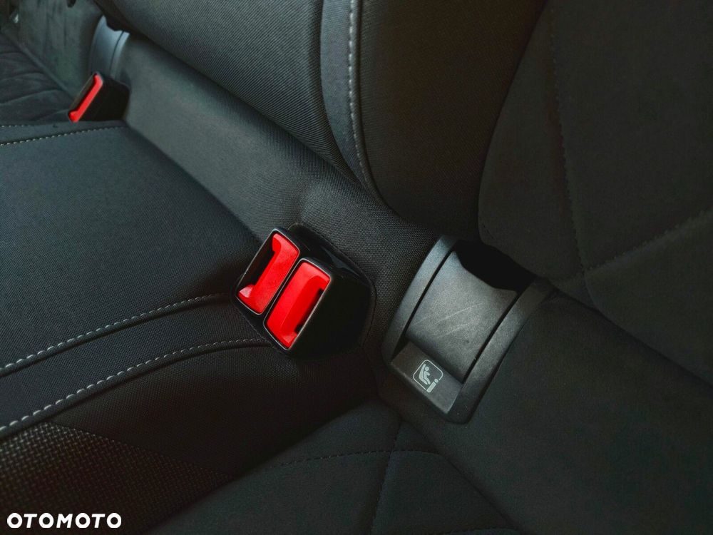 Volkswagen Golf - 22