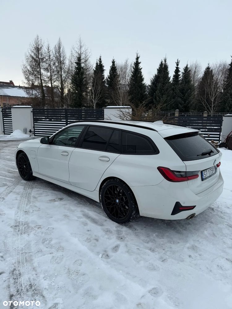 BMW Seria 3 330e xDrive Sport - 8