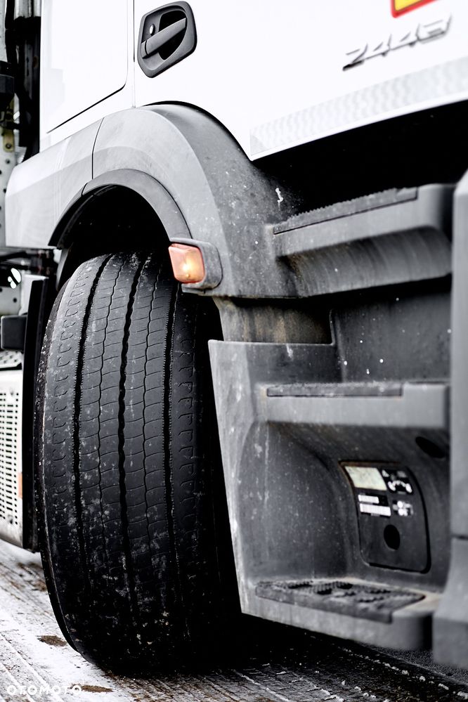 Mercedes-Benz ACTROS - 12