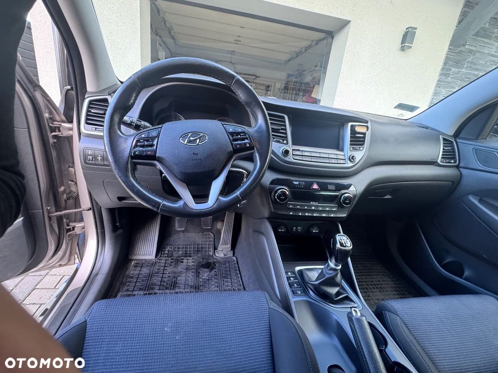 Hyundai Tucson 1.6 GDI BlueDrive Comfort 2WD - 12