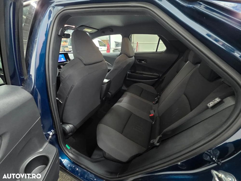 Toyota C-HR 2.0 HEV 197 CP 4x2 CVT Dynamic - 15