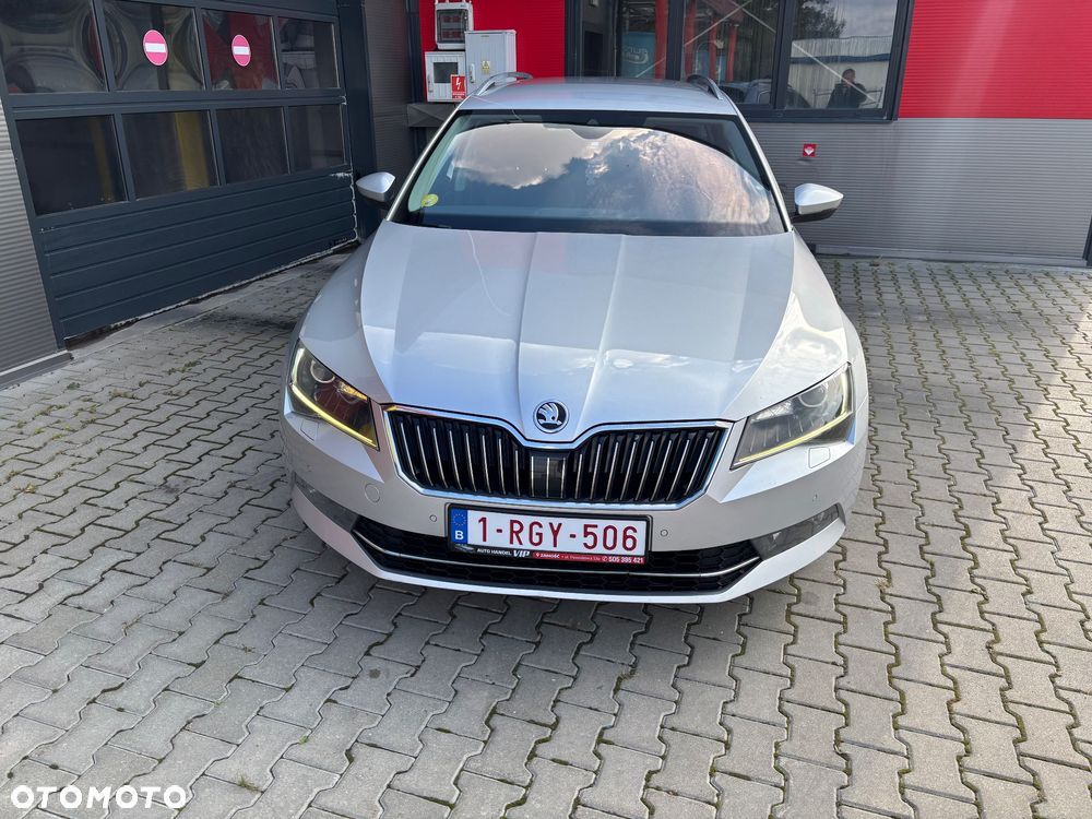 Skoda Superb 2.0 TDI DSG Style - 29