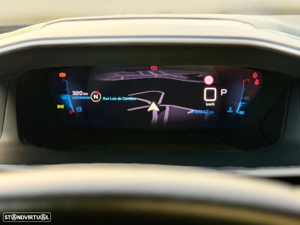 Peugeot 2008 1.2 PureTech Allure EAT8 - 8