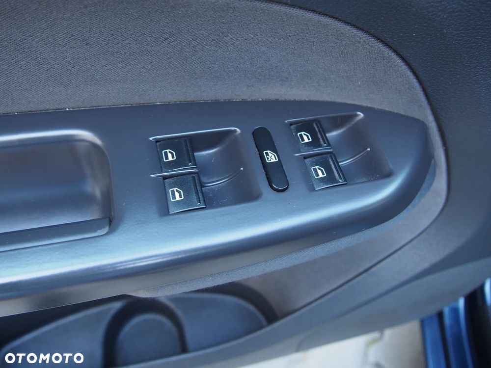 Volkswagen Touran 1.6 TDI DPF BlueMot Comfortline - 16