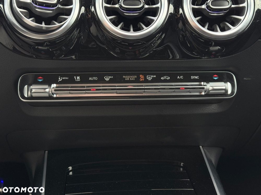 Mercedes-Benz GLA 200 AMG Line - 23