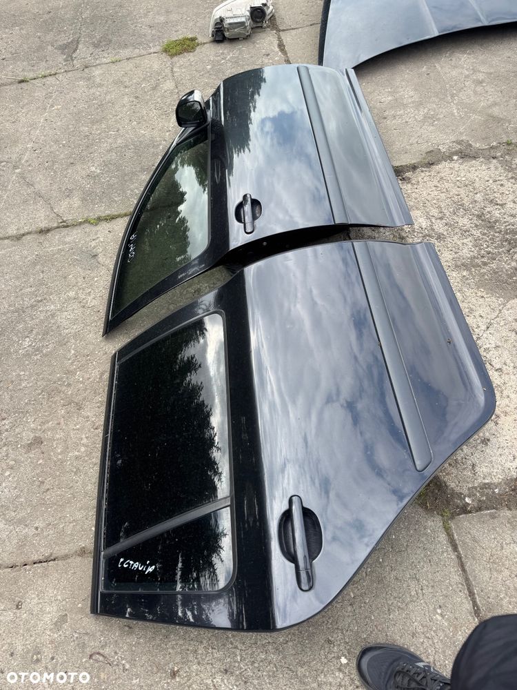 Skoda octavia 2  LC9Z 1Z1Z / 9910 błotnik lampy tył roleta bagażnika  czarne czarny drzwi prawe lewe przednie tylnie tył przód klapa bagażnika pas przedni diesel benzyna lampa prawa lewa przednia tylnia maska zderzak przód przedni - 10
