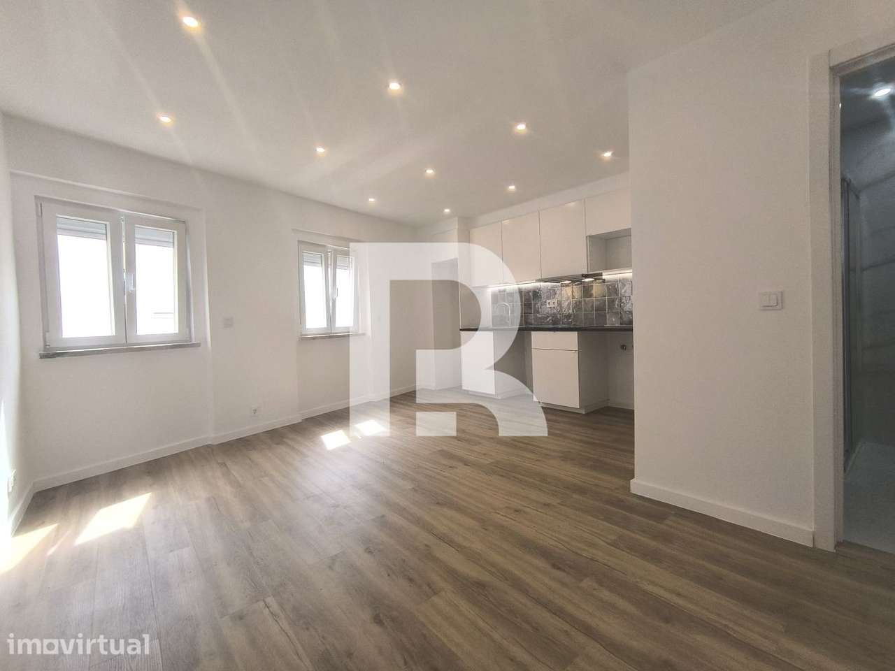 Apartamento T2 Remodelado no Forte da Casa, VFXira - Grande imagem: 3/17