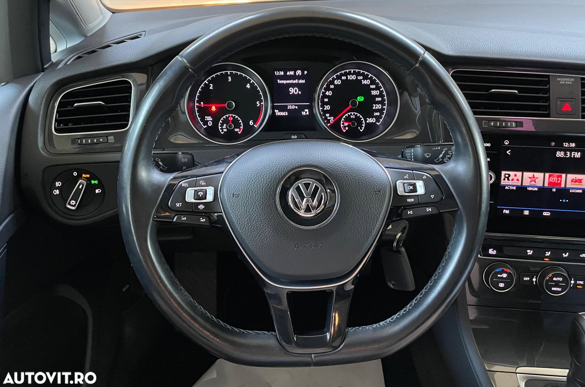 Volkswagen Golf 2.0 BlueTDI DSG Comfortline - 15