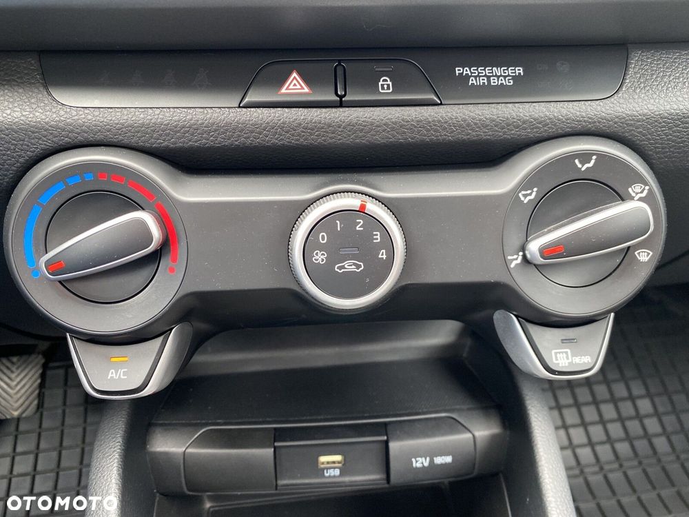Kia Rio - 23