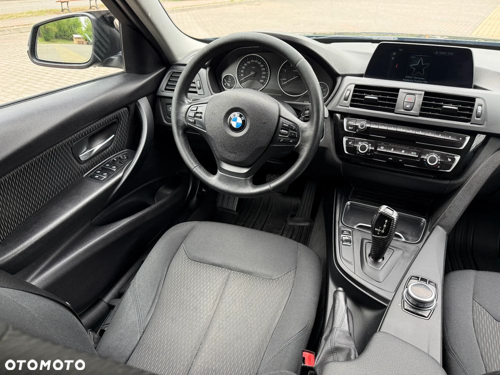 BMW Seria 3 318d Edition M Sport Shadow - 15