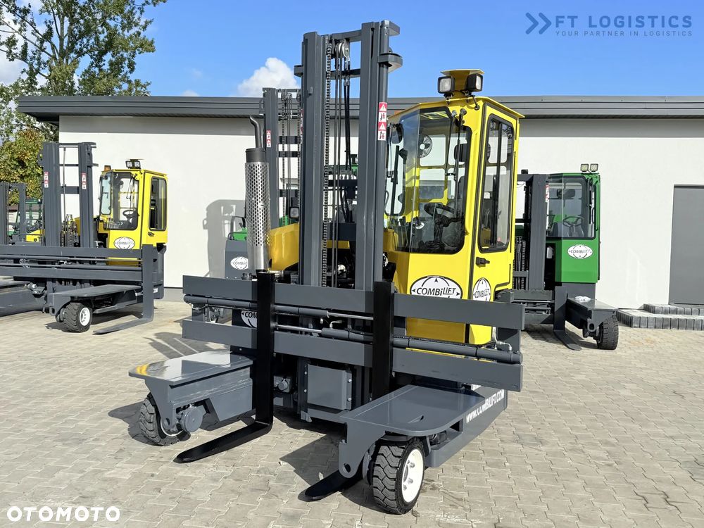 Combilift WÓZEK CZTEROKIERUNKOWY - WIELOKIERUNKOWY / JEDYNIE 491 MTH / C2500 / GAS / DUPLEX 4600MM / KRÓTKI - JEDYNIE 1900MM / SZEROKI 2700 POZYCJONER WIDEŁ / OGRZEWANIE / PEŁNA OGRZEWANA KABINA / STAN IDEALNY / Szeroka oferta wózków czterokierunkowych i bocznych, dopasowanych do różnorodnych potrzeb i zastosowań - 4