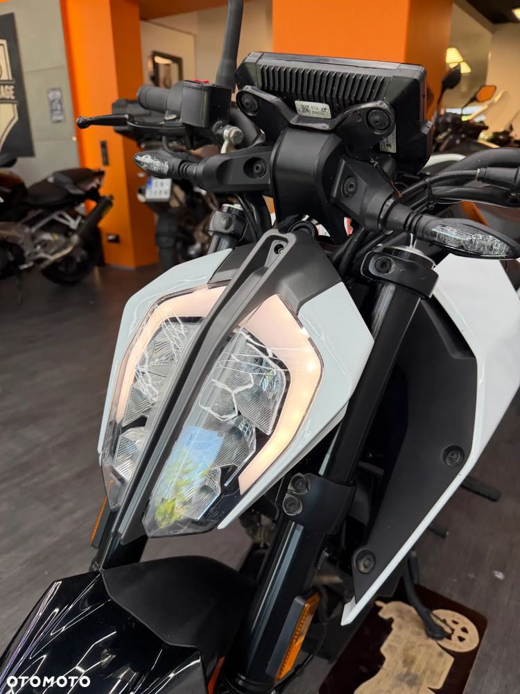 KTM Duke 125 - 25