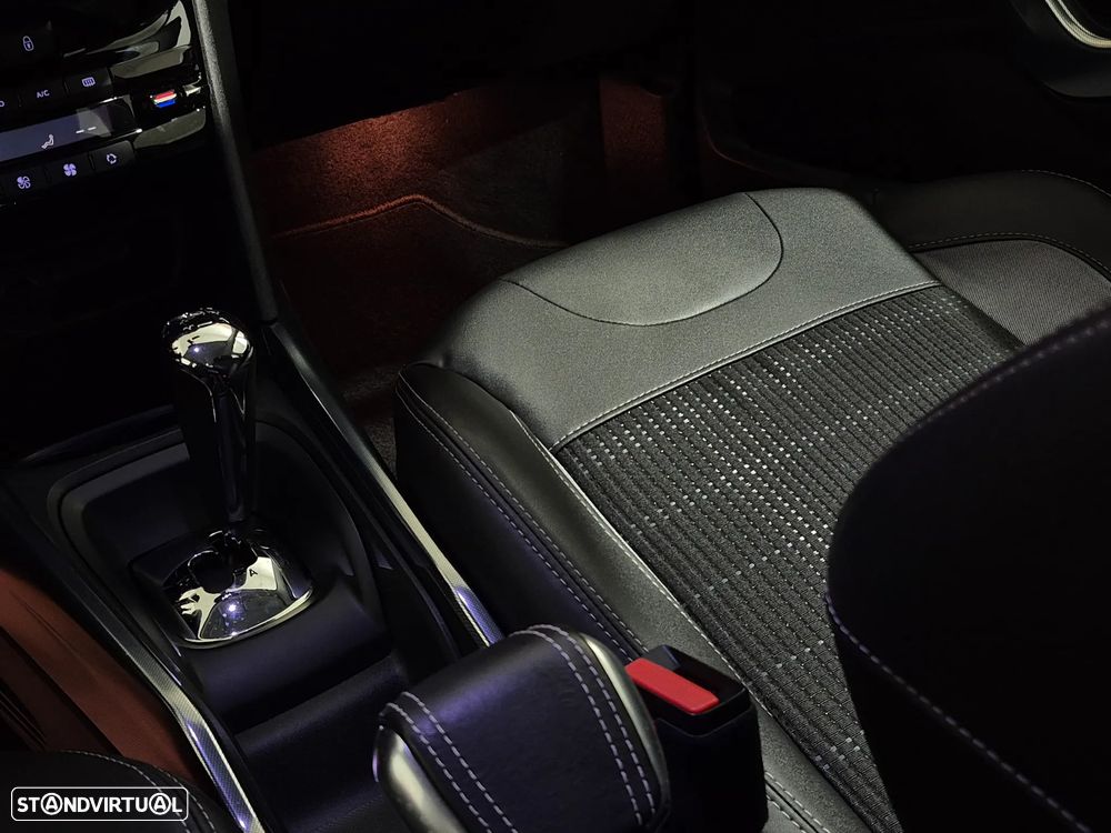 Peugeot 2008 1.6 e-HDi Allure 2-Tronic - 12