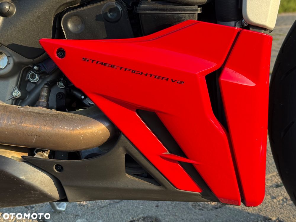 Ducati Streetfighter V2 - 11