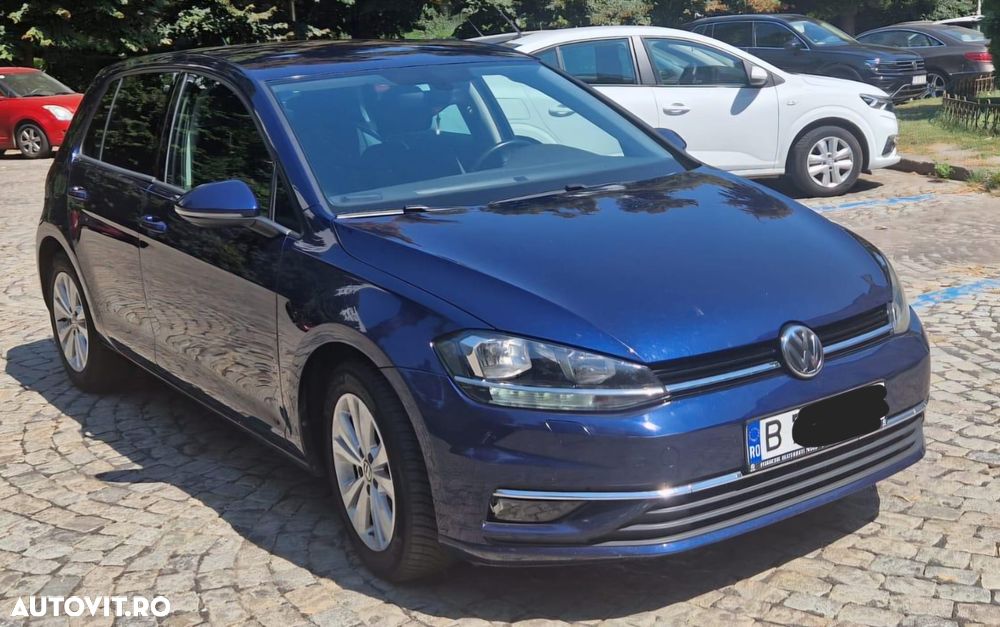 Volkswagen Golf - 1