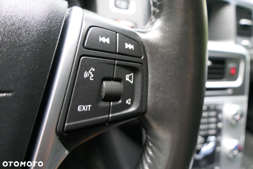 Volvo S60 D3 Drive-E Momentum - 30