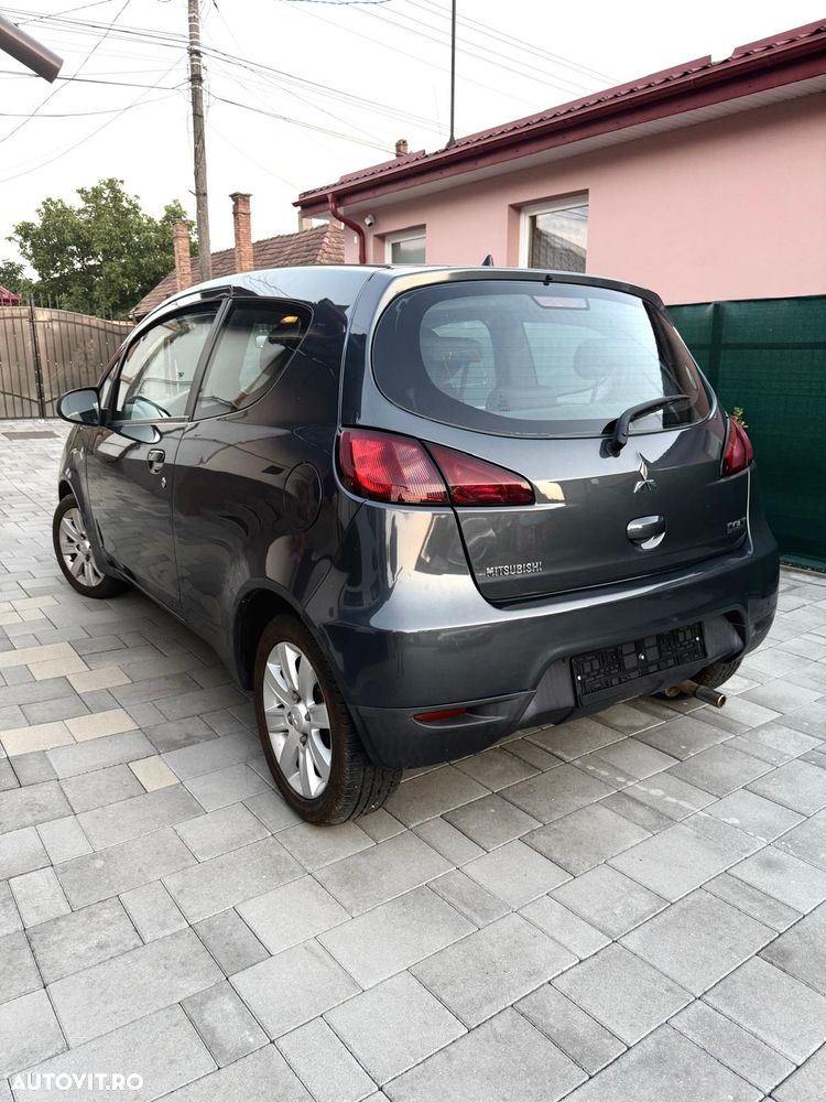 Mitsubishi Colt - 3