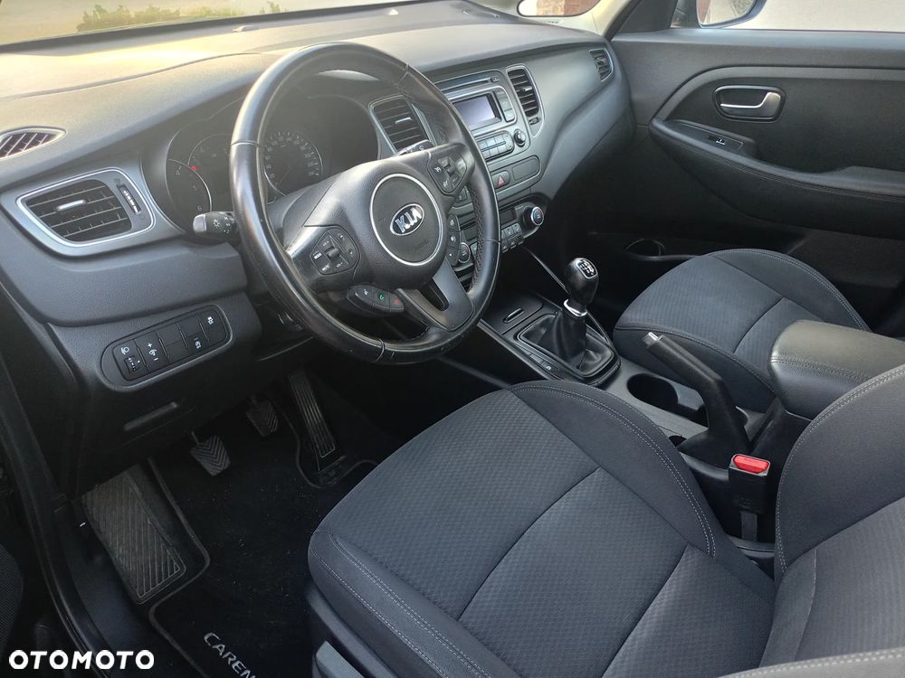 Kia Carens 1.7 CRDi 115 Dream Team Edition - 9
