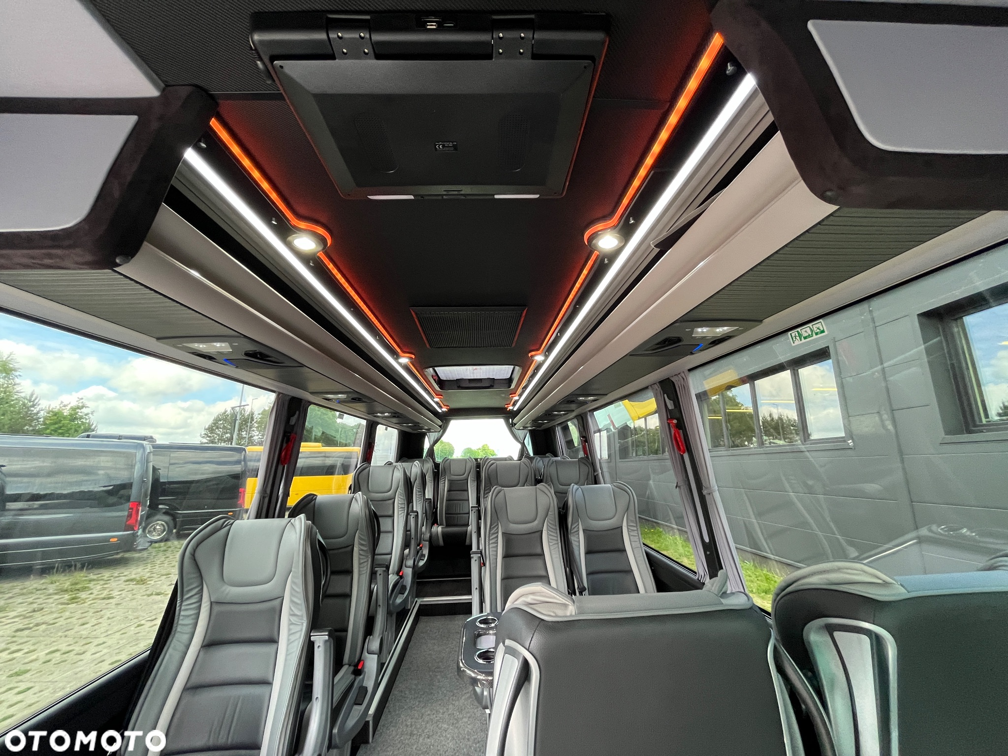 Mercedes-Benz Sprinter 519 - 20