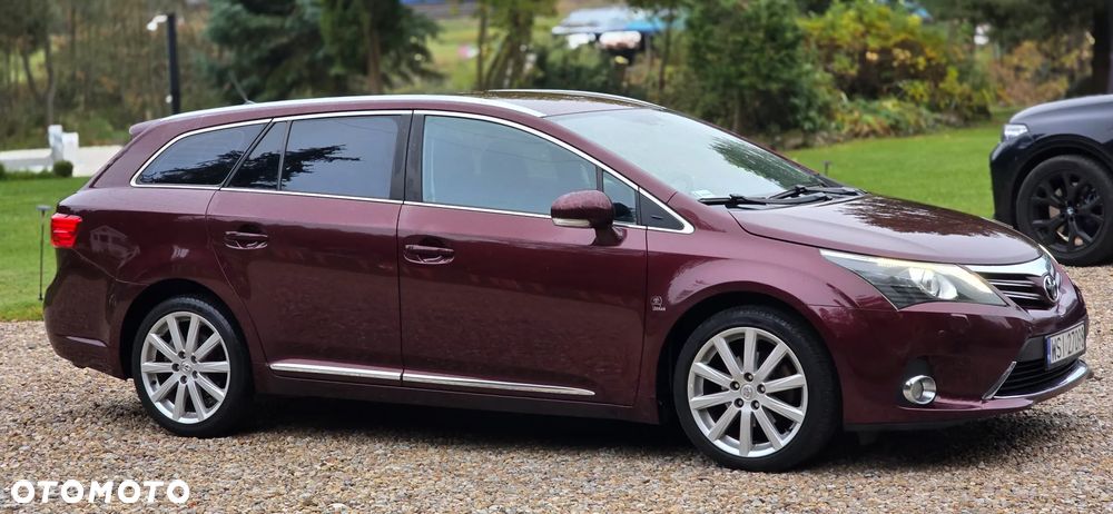 Toyota Avensis 2012 photo 4