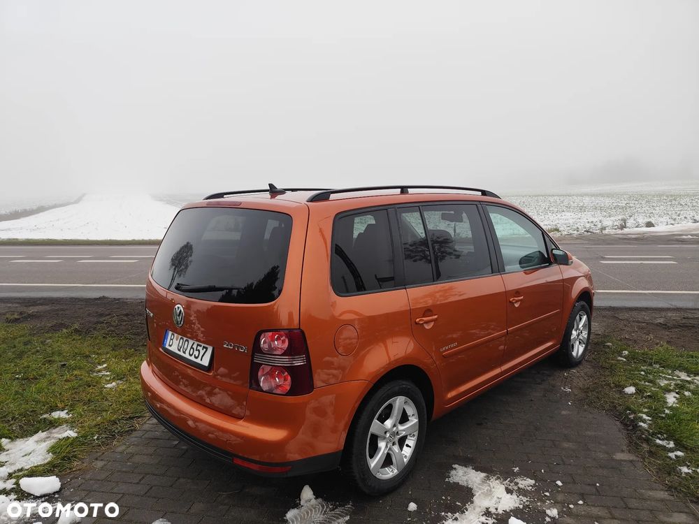 Volkswagen Touran 2.0 TDI Trendline DSG - 5