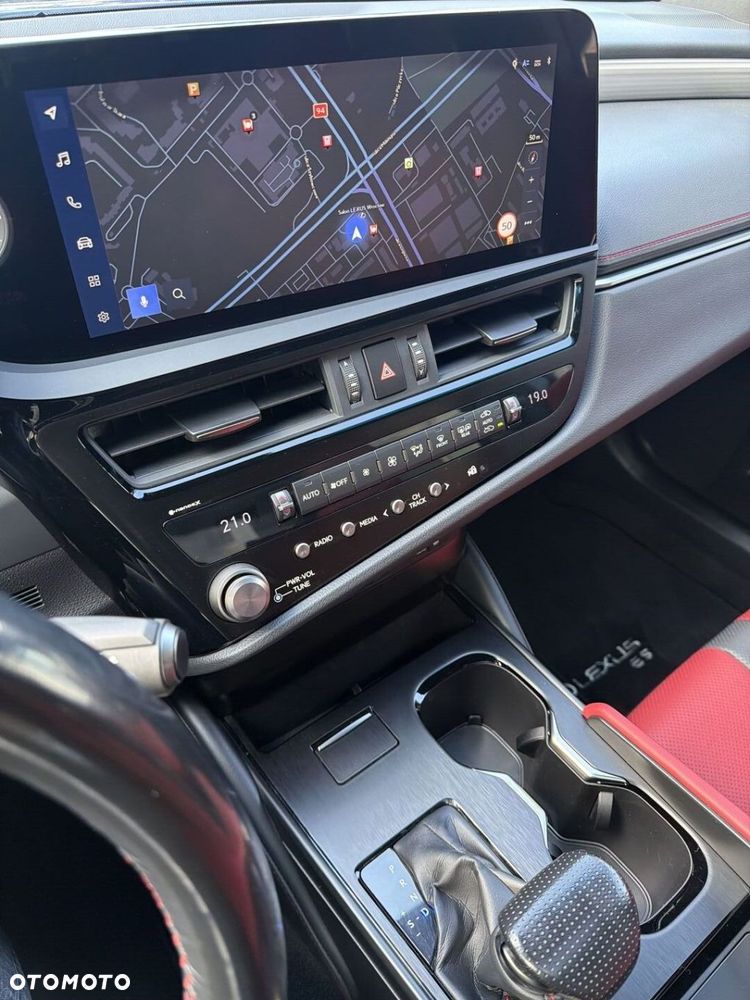 Lexus ES 300h F Sport Edition - 20