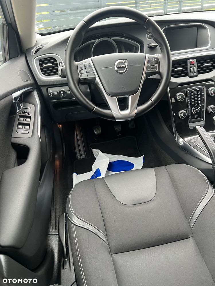 Volvo V40 D2 Drive-E Momentum - 12