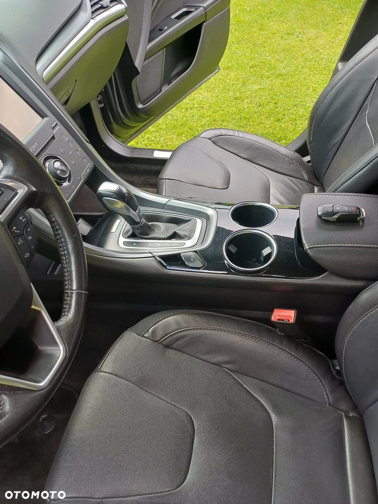 Ford Fusion 2.0 EcoBoost Titanium - 18
