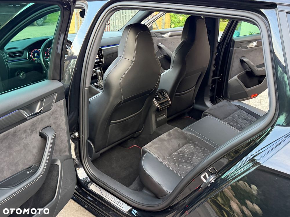 Skoda Superb 2.0 TDI SCR Sportline DSG - 17