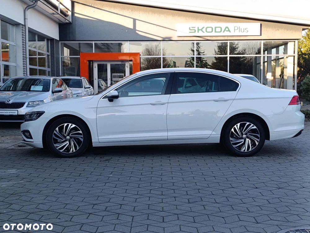 Volkswagen Passat - 2