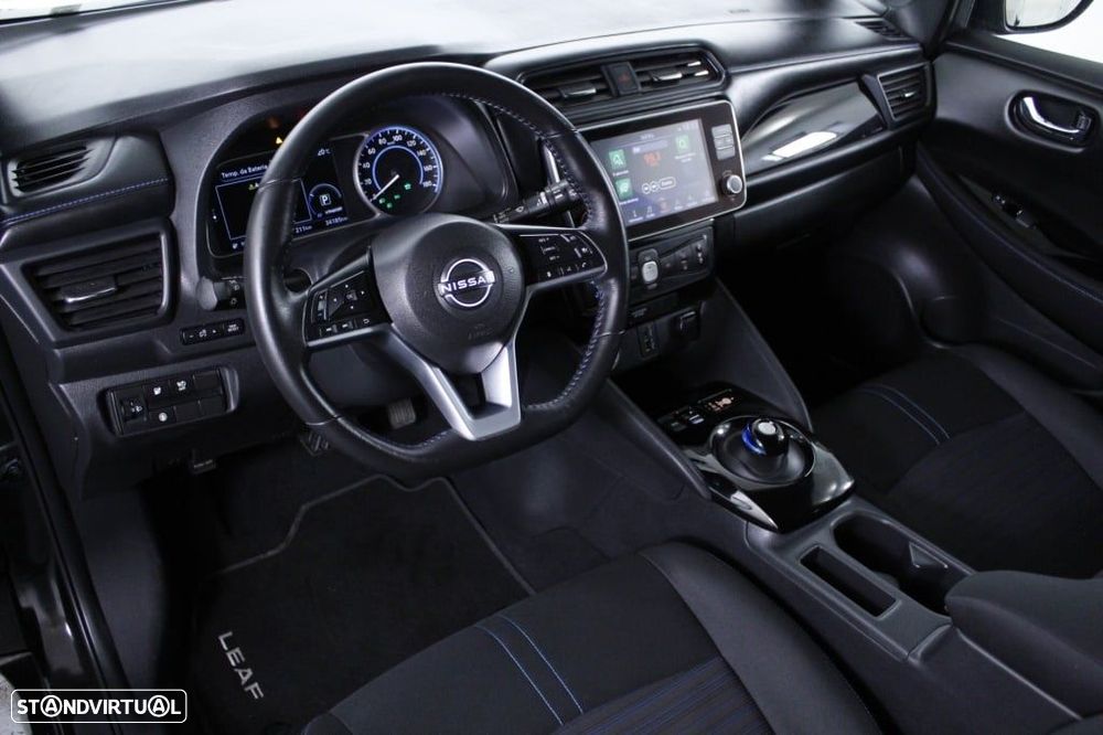 Nissan Leaf N-Connecta Two Tone - 32