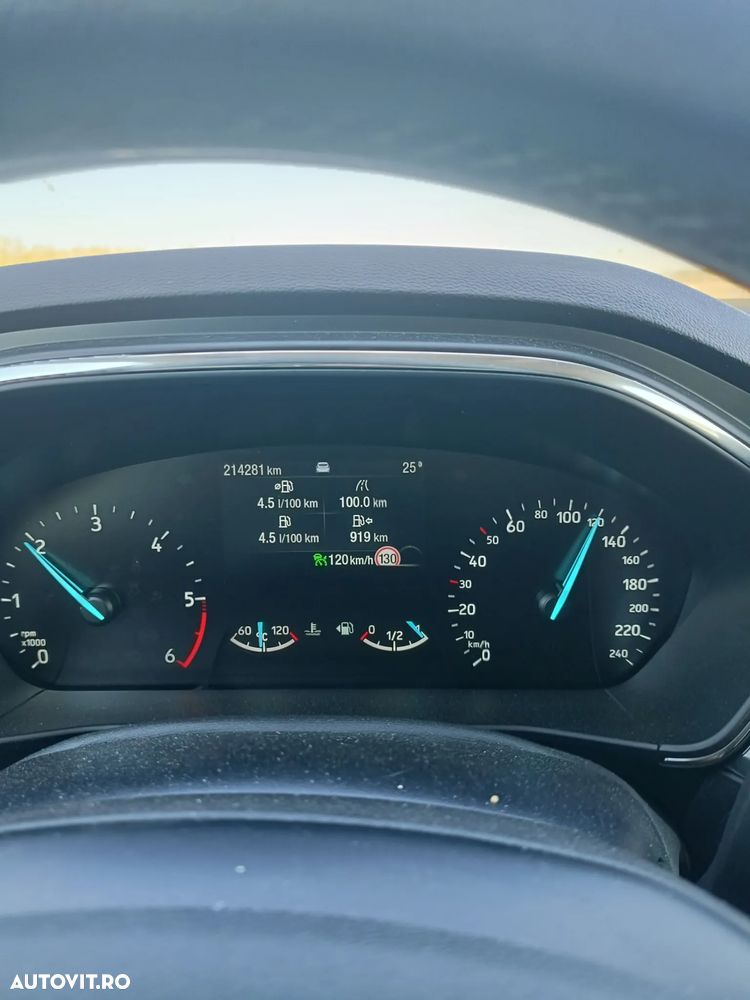 Ford Focus 1.5 EcoBlue Start-Stopp-System TITANIUM - 6