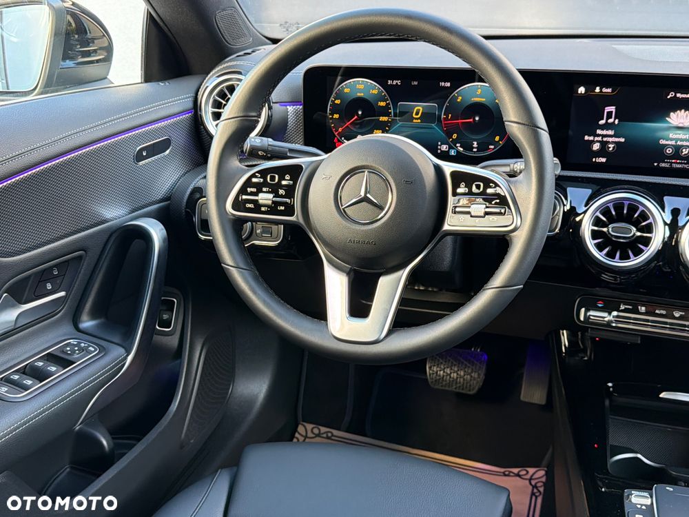 Mercedes-Benz CLA 200 d Progressive 8G-DCT - 17