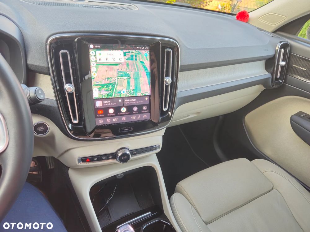 Volvo XC 40 B4 Plus Dark - 20
