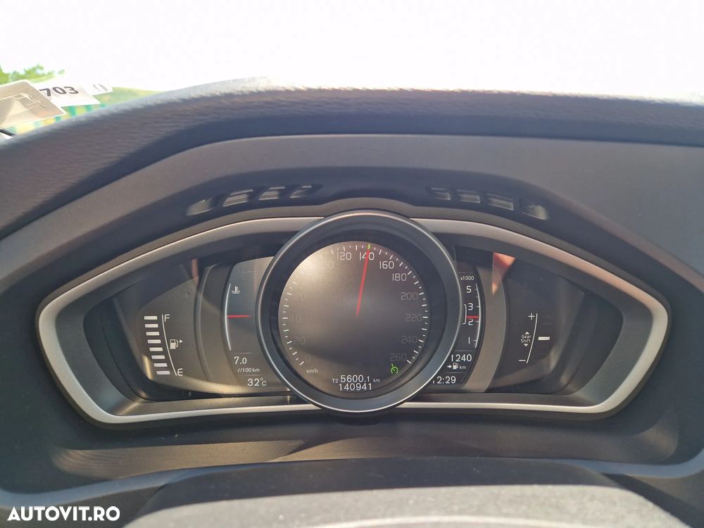 Volvo V40 D2 Inscription - 12